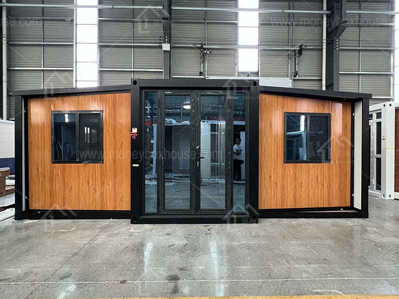 Expandable container house