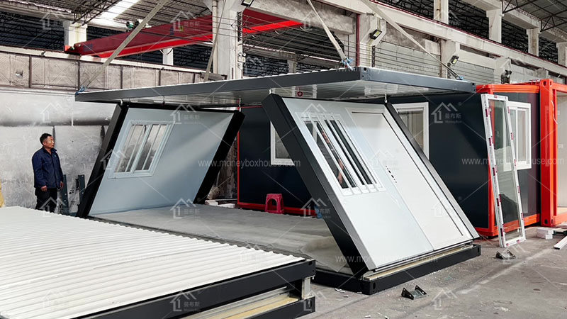 Foldable camping house